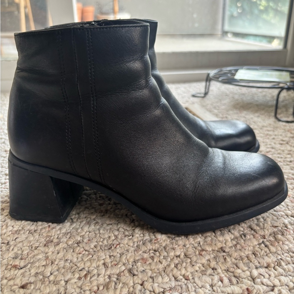 CAMPER Karolina black ankle boot